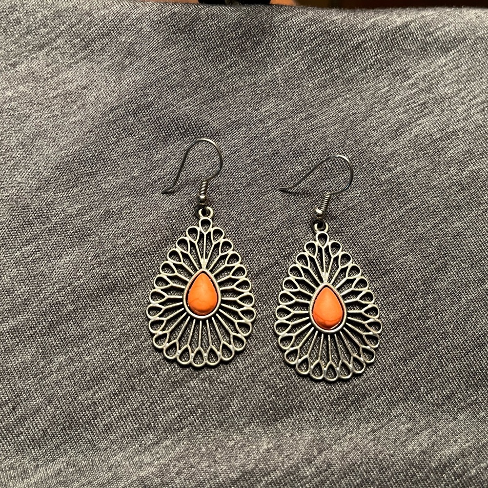 💗 4/$10 - Orange & Silver Earrings